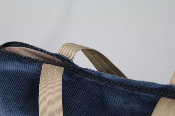 Detailshot: Reißverschluss eines Rucksacks